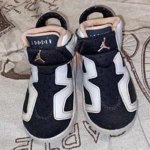Girl Jordan shoes size 6c